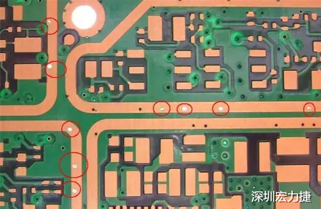 防止PCB過波峰焊時錫從導(dǎo)通孔貫穿元件面造成短路;特別是我們把過孔放在BGA焊盤上時,就必須先做塞孔,再鍍金處理,便于BGA的焊接。