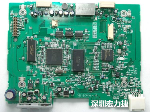 大面積PCB若電子元器件數(shù)量多、重量較重，板材強(qiáng)度不夠時(shí)容易產(chǎn)生PCB中央部凹陷問題。
